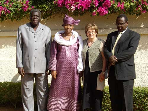 M. Mahamadou Halidou, Mme Ali Fatouma, Mme Sylvie Vachon et M. Kané Adamou.